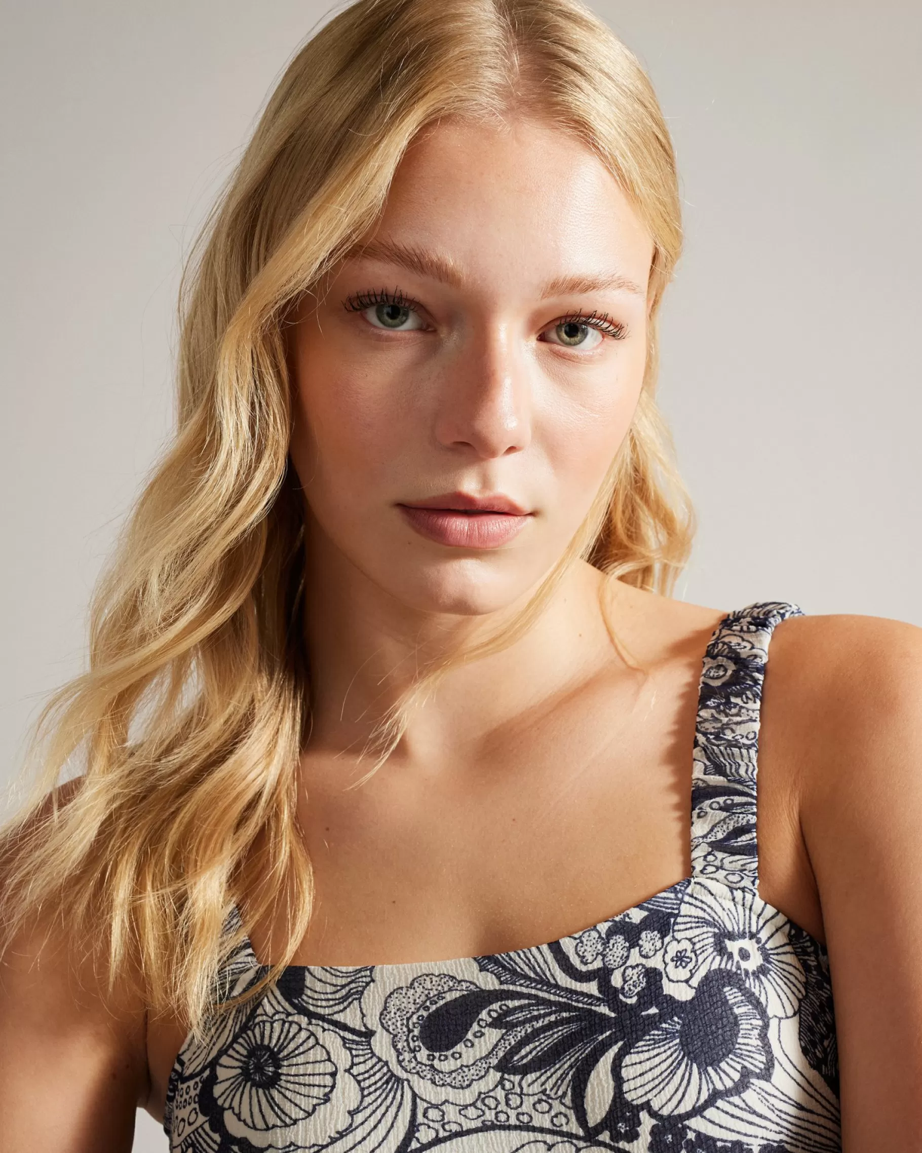 Adlinah-Ted Baker Hot