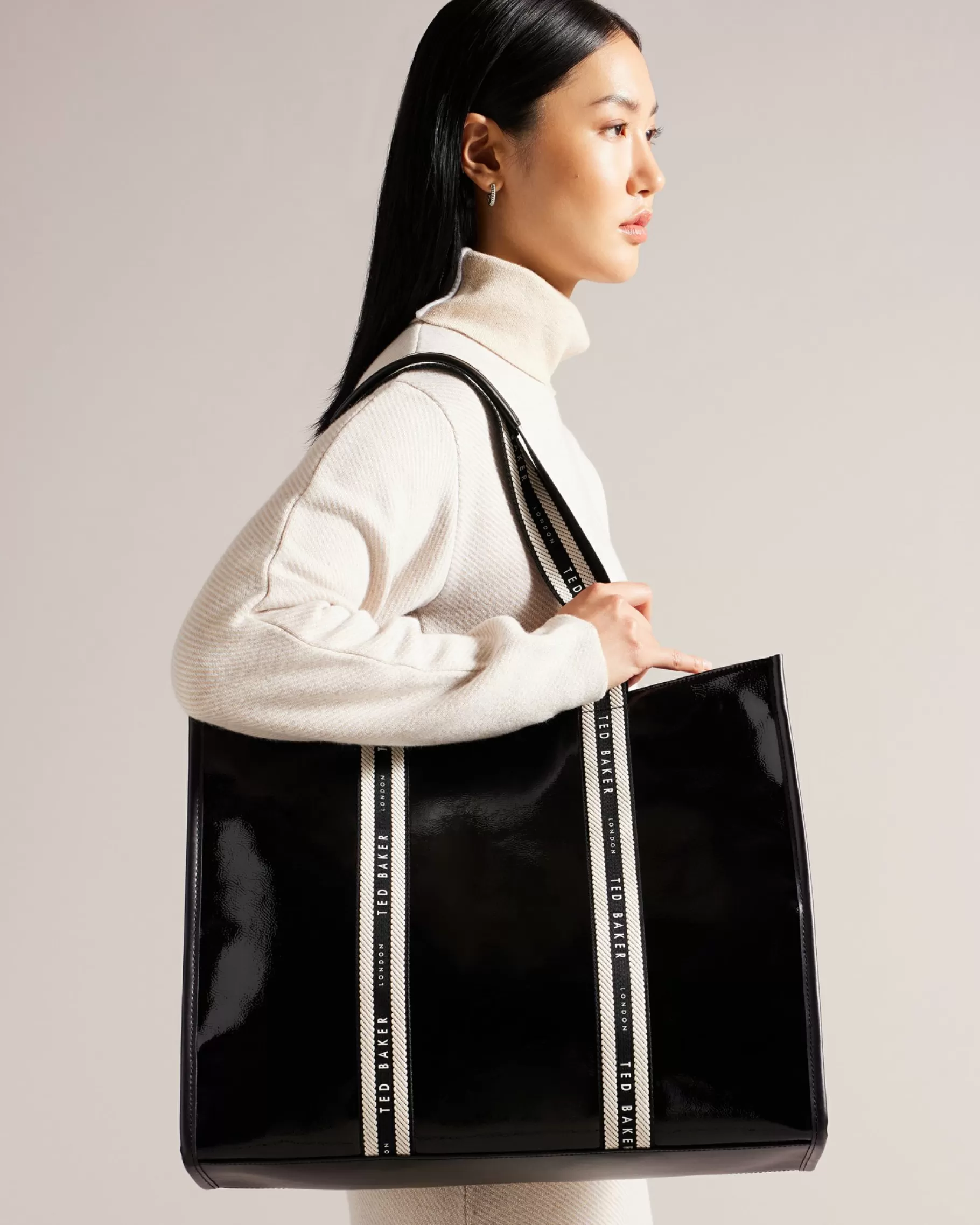 Celinie-Ted Baker Hot