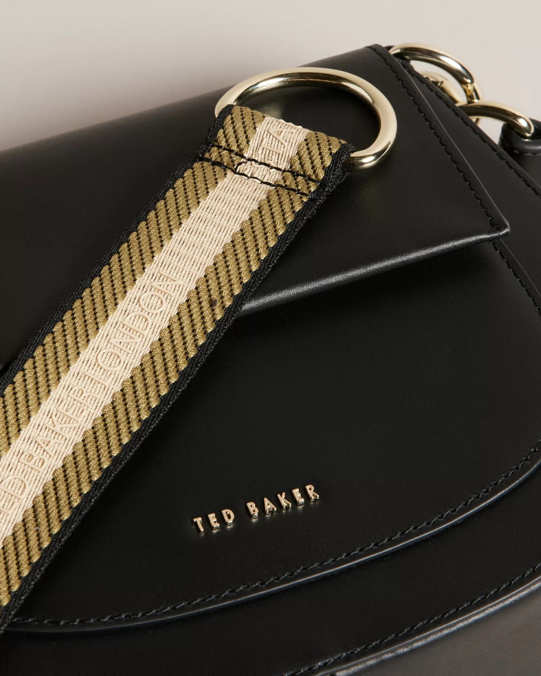 Darcell-Ted Baker Hot