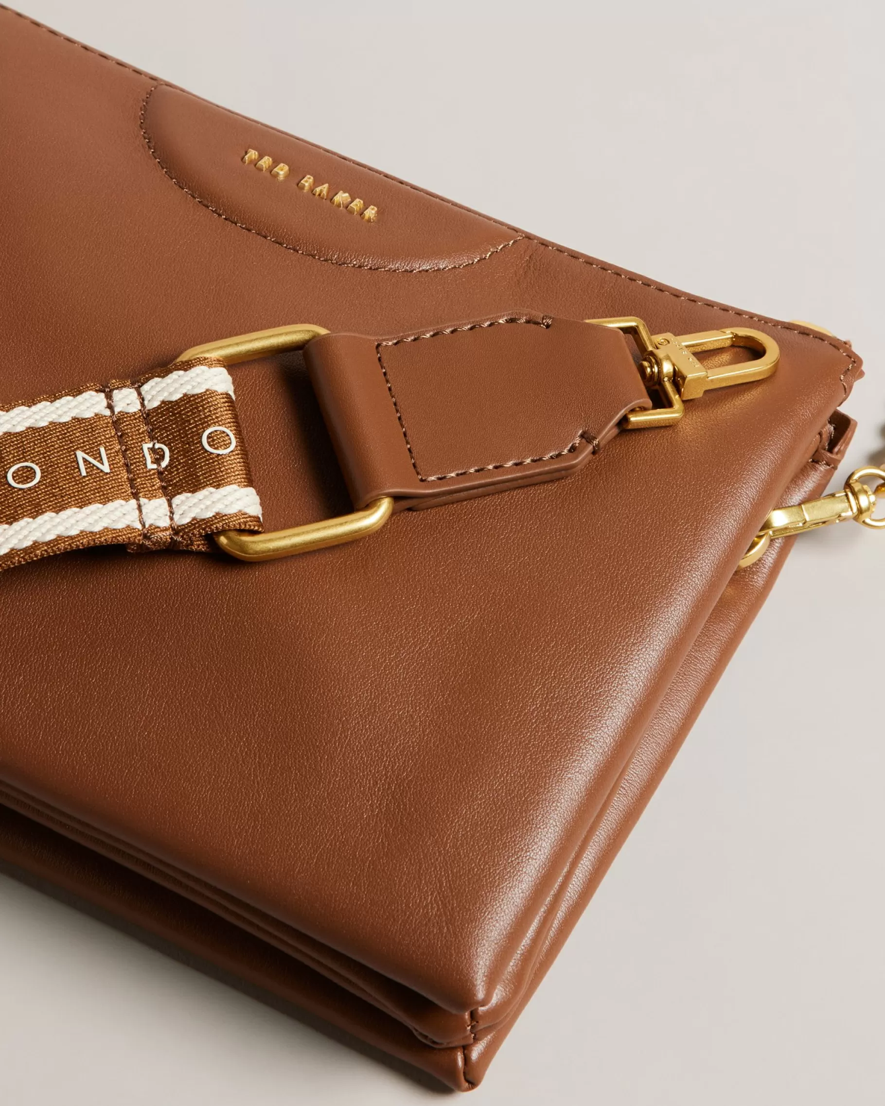 Esille-Ted Baker New