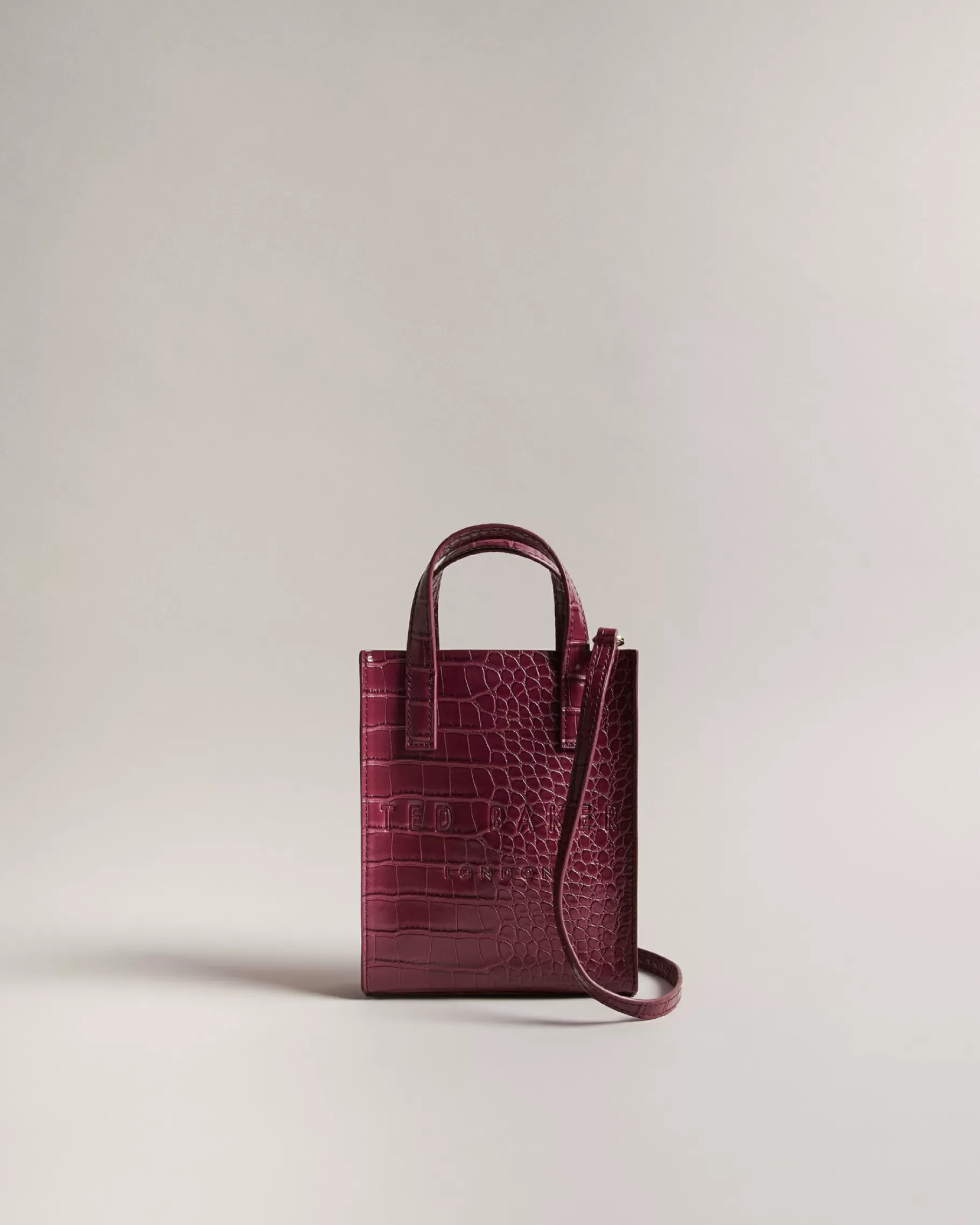 Gatocon-Ted Baker Fashion