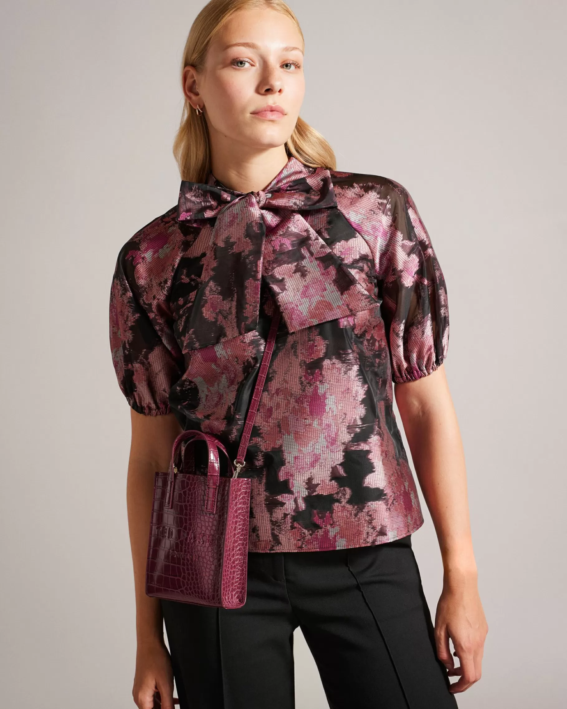 Gatocon-Ted Baker Fashion