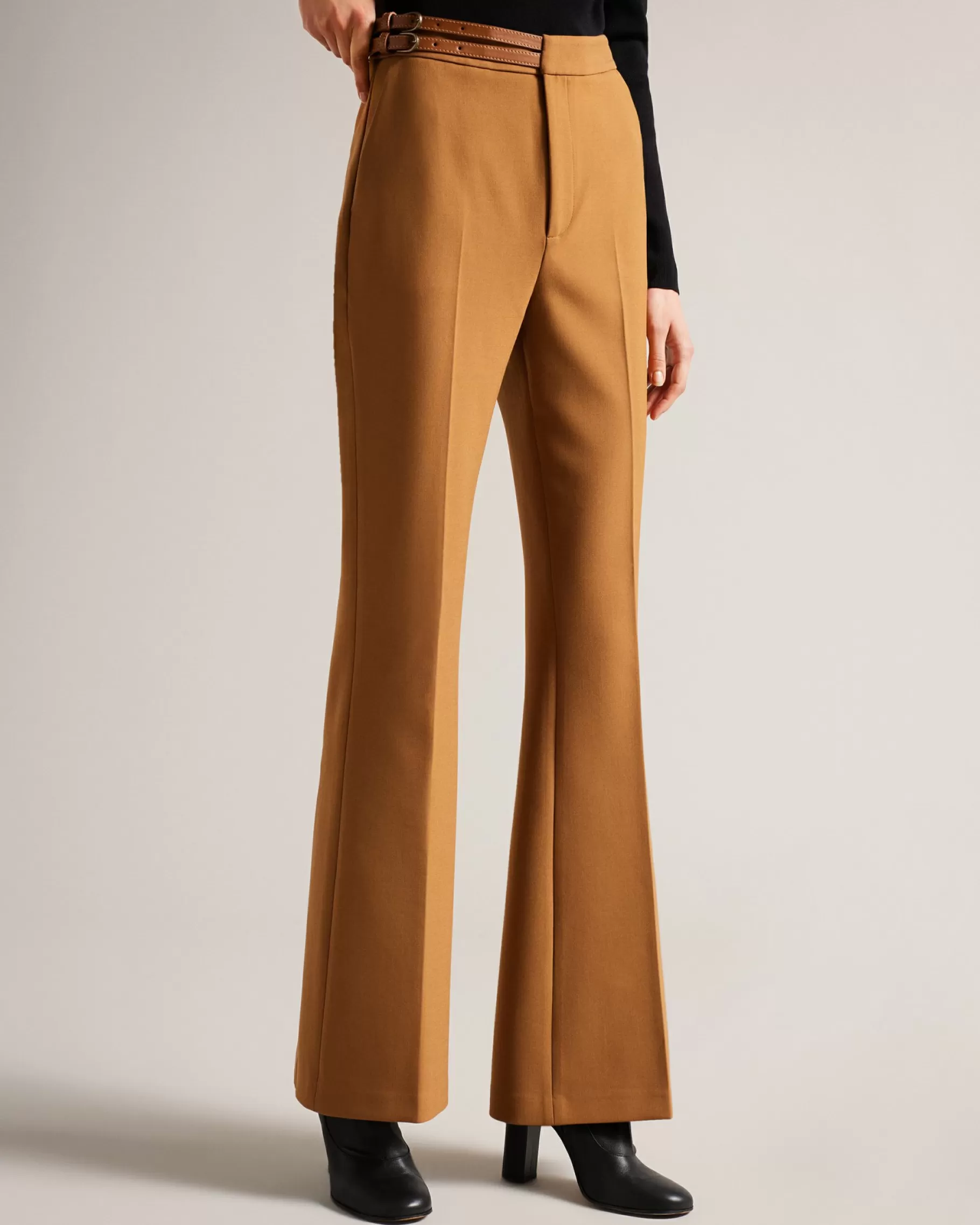 Halleit-Ted Baker Best