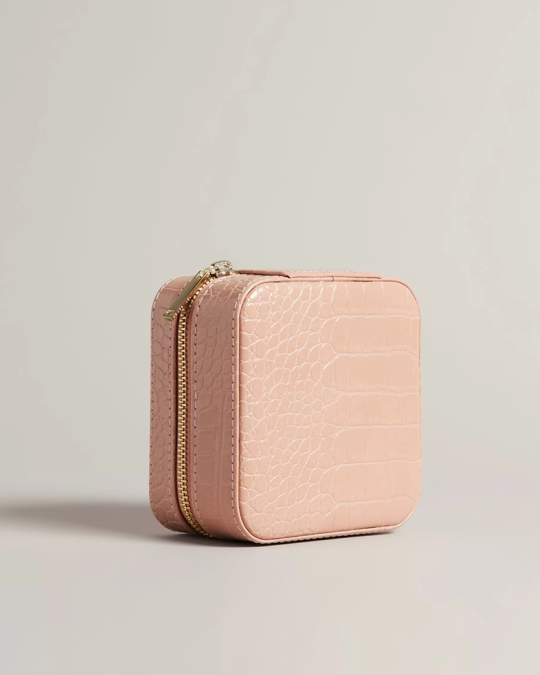 Hazelli-Ted Baker Fashion