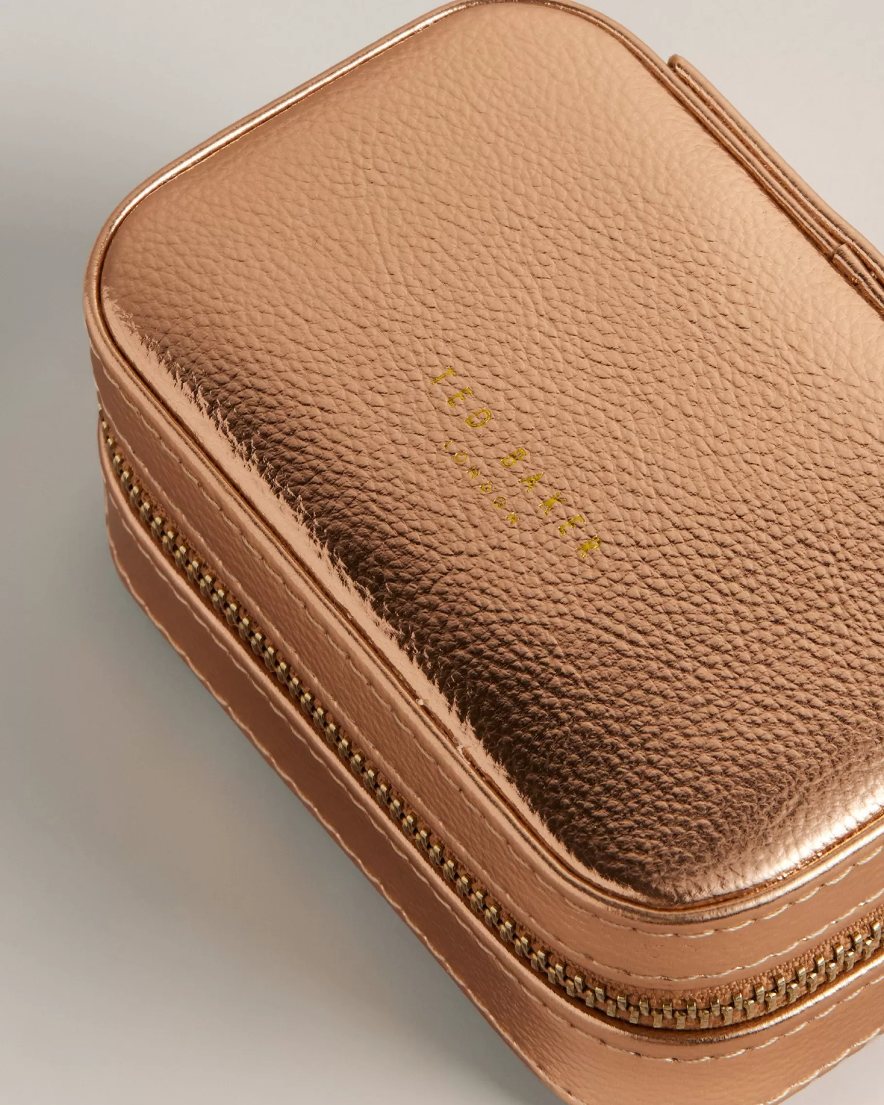 Iveesa-Ted Baker Flash Sale