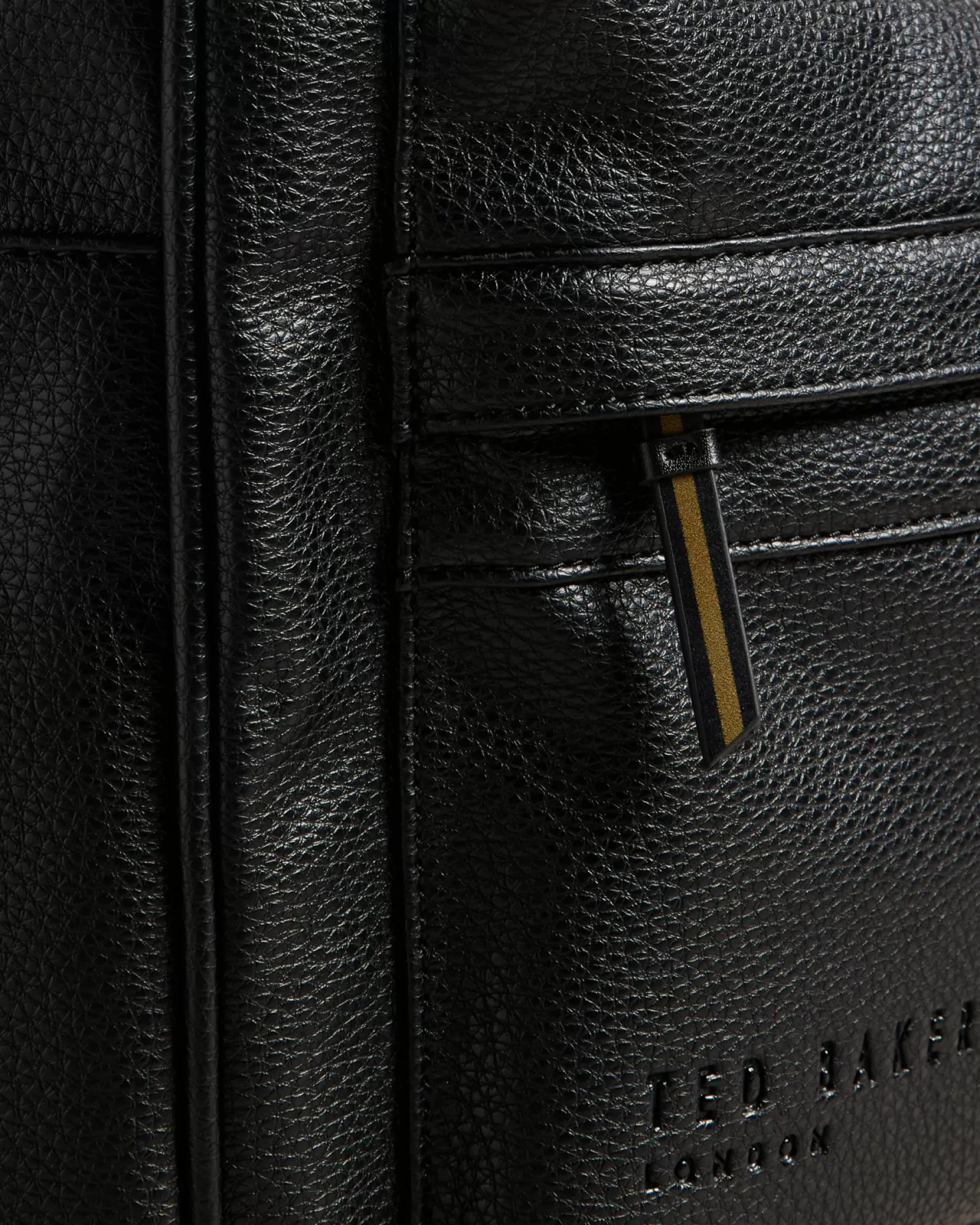 Kaileb-Ted Baker Hot
