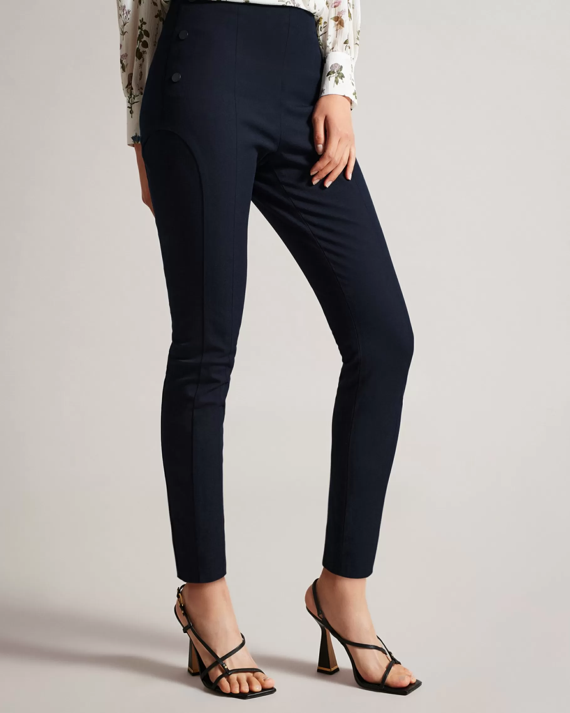 Liroi-Ted Baker Hot