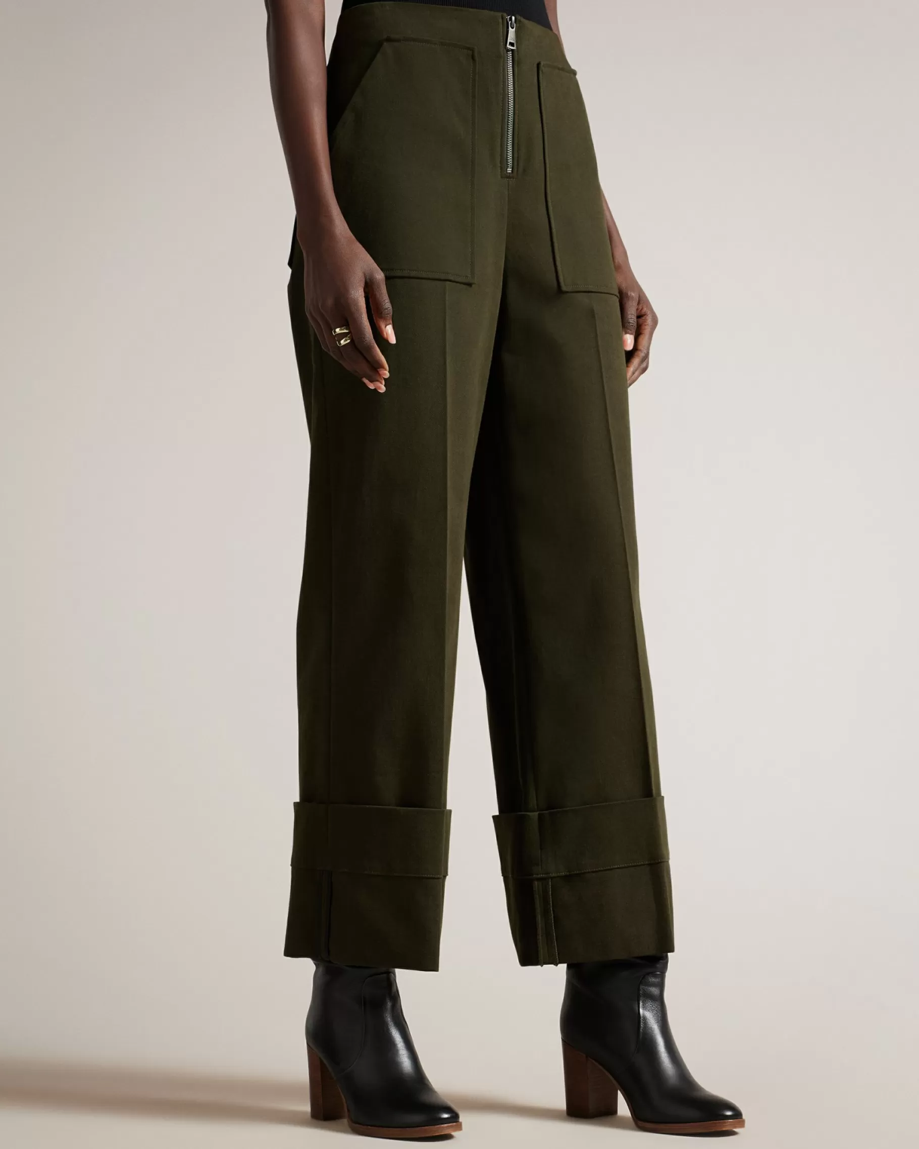 Liziya-Ted Baker Hot