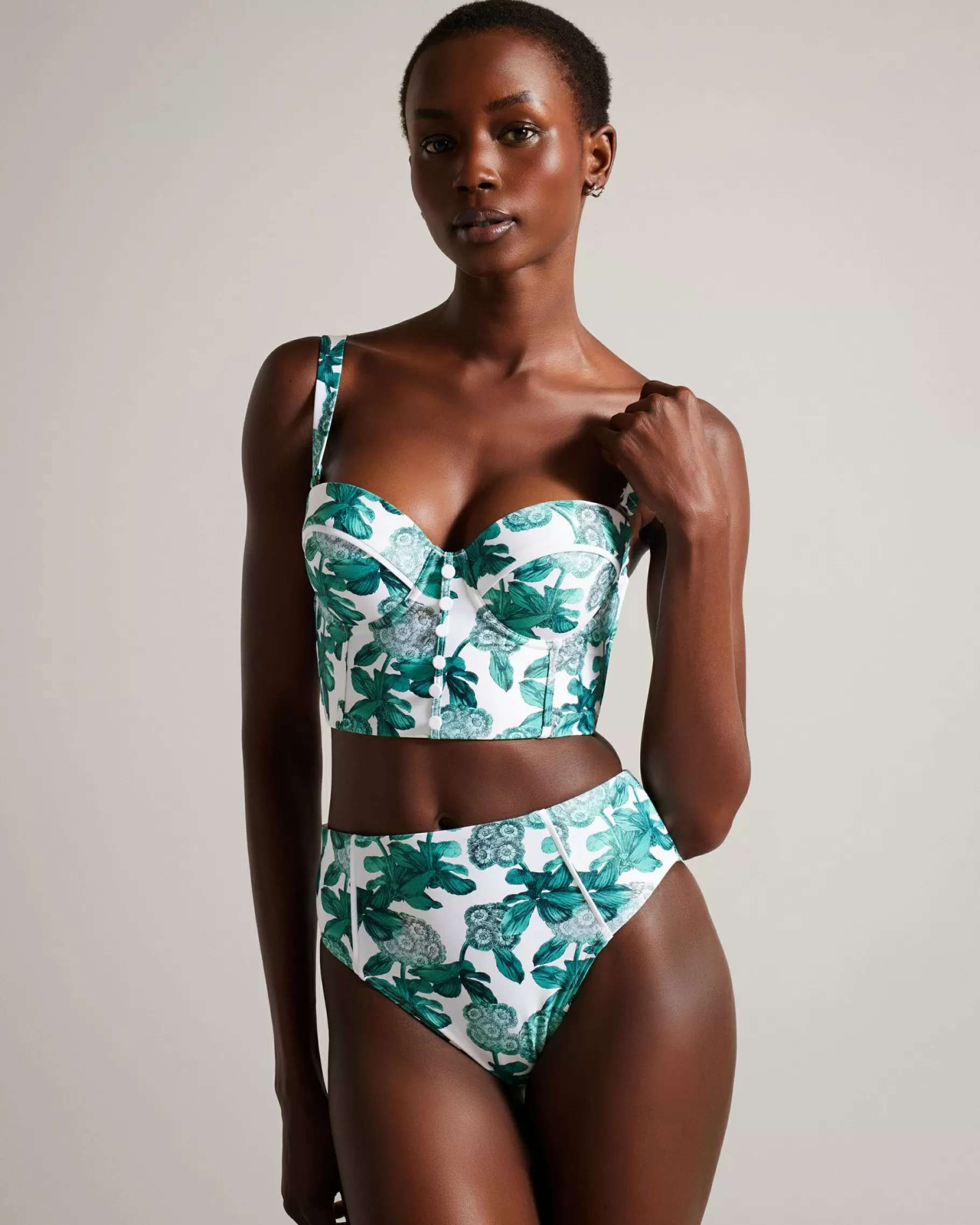 Nayome-Ted Baker Shop