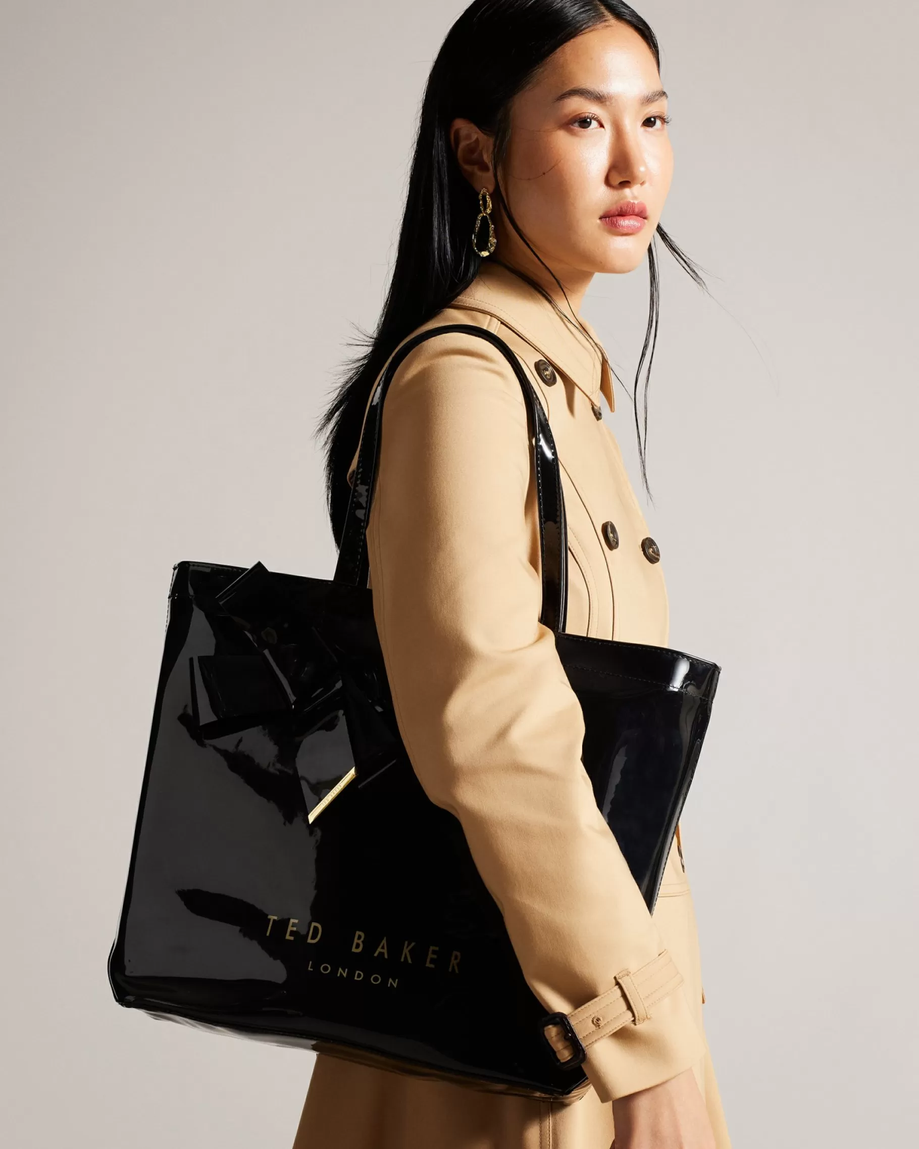Nicon-Ted Baker Store