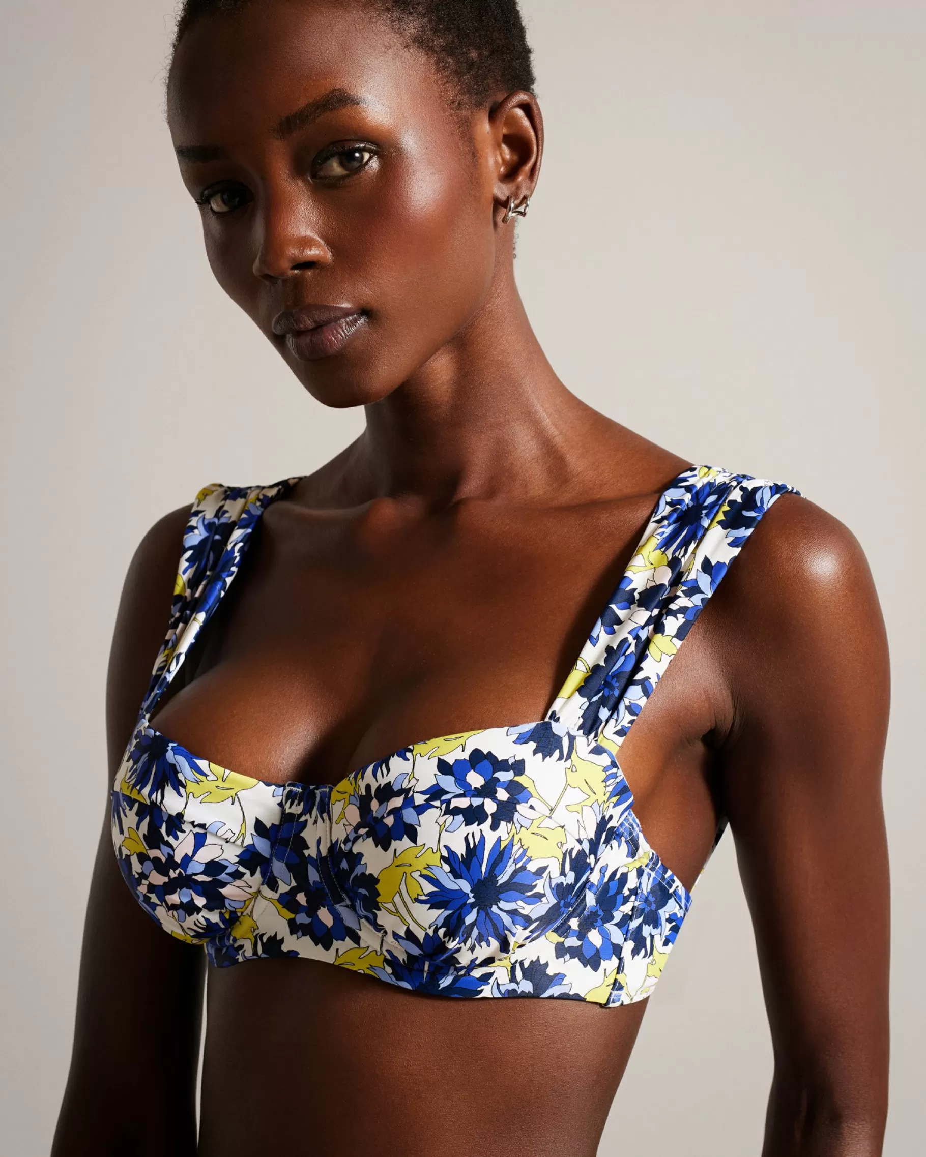 Pippea-Ted Baker Hot