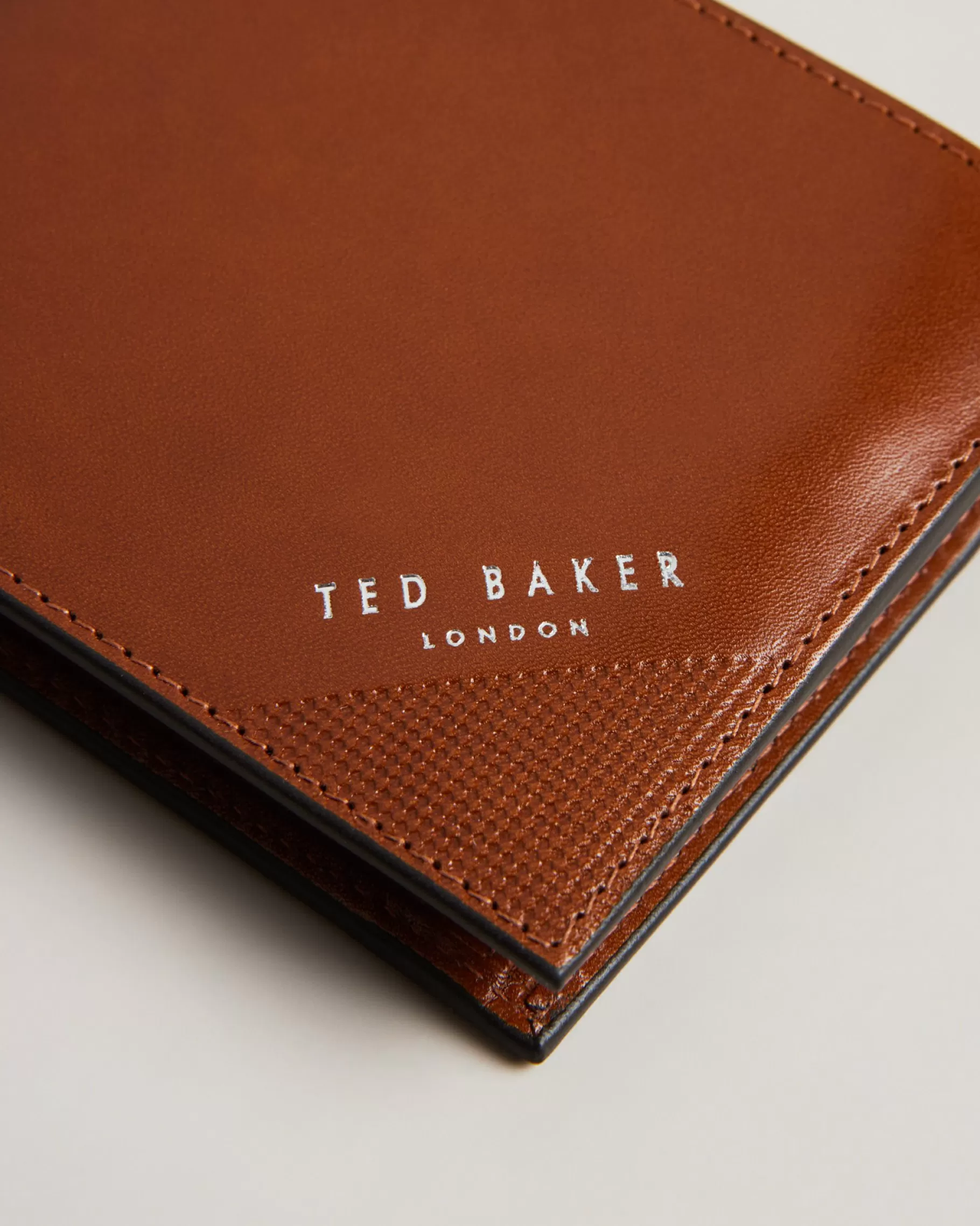 Prugs-Ted Baker Discount