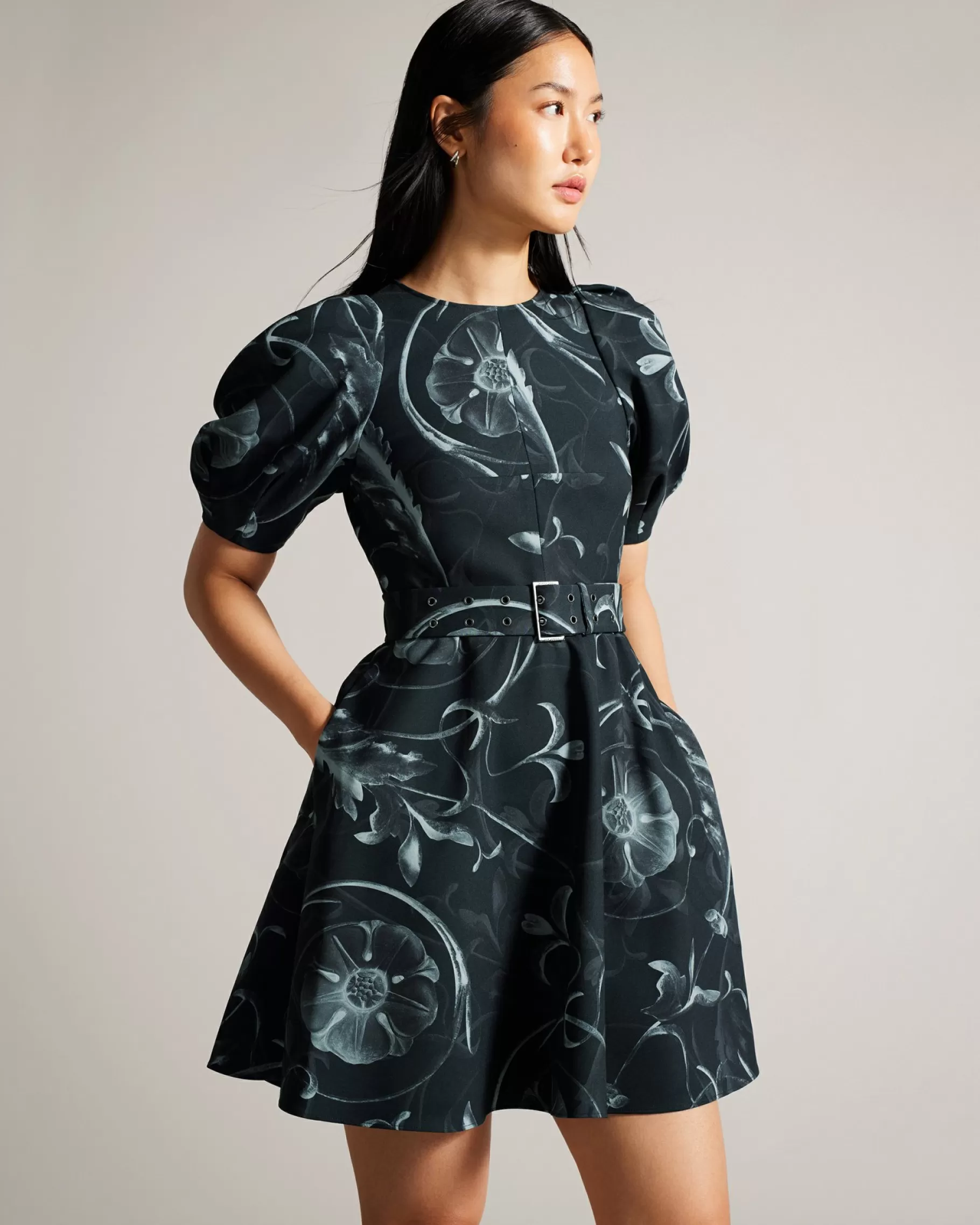 Saaraih-Ted Baker Outlet