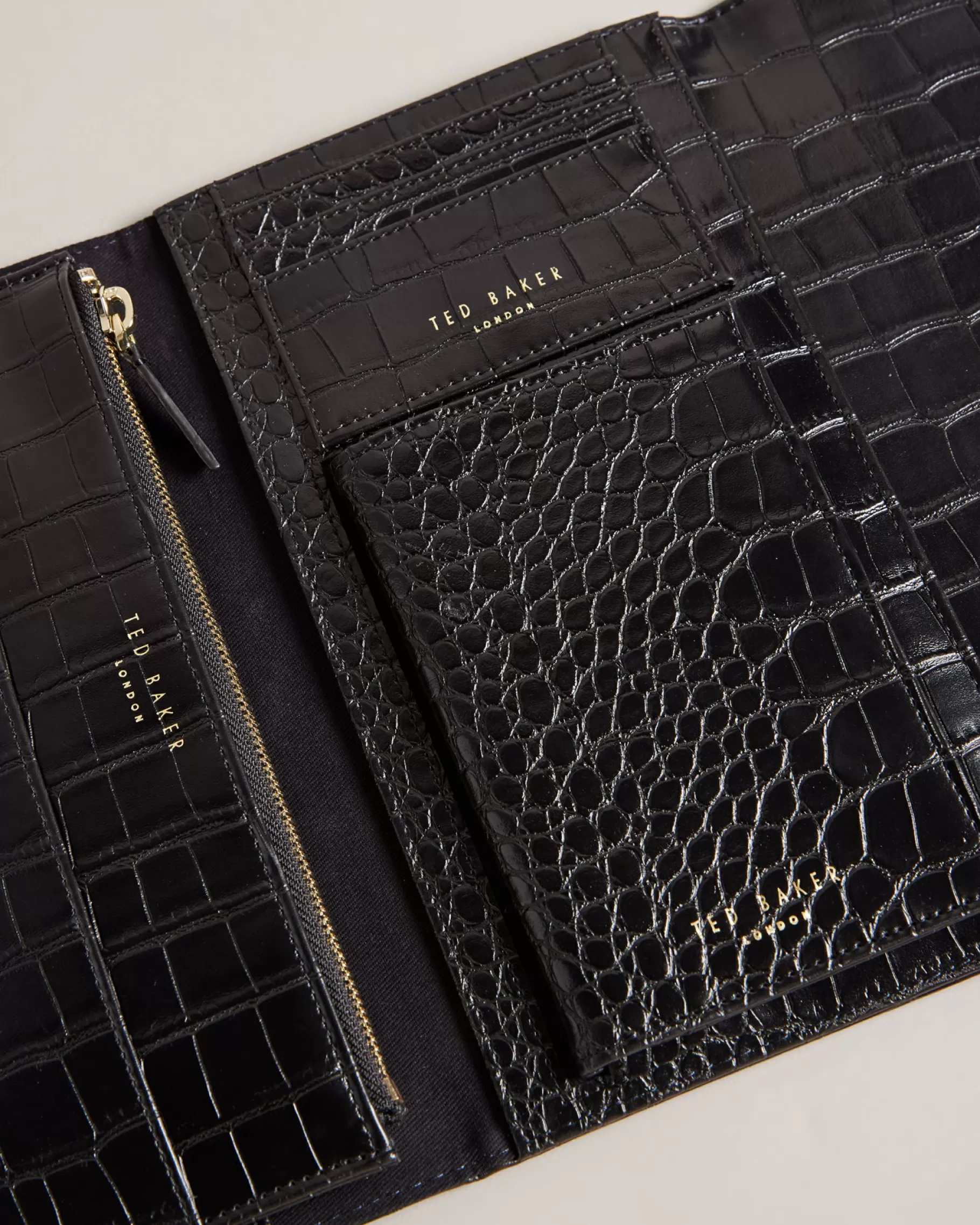 Travelz-Ted Baker Discount